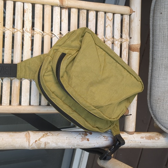 BAGGU Bags Baggu Fanny Pack In Moss Poshmark